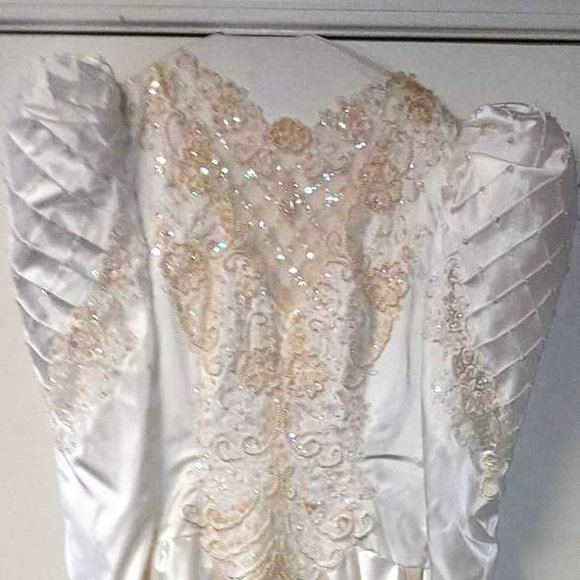 ALFRED ANGELO WEDDING GOWN / SIZE 12 - Picture 3 of 7